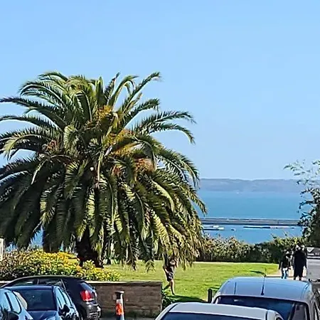 Pres Du Jardin Des Explorateurs 브레스트